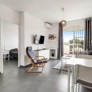Apartamento 1 Bedroom In Verano Azul, Free Wi-fi, Nerja